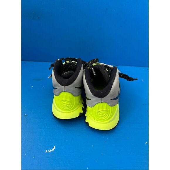 Nike Kyrie 6 Cross (GS) Basketball Shoes Big Kids Volt Silver CN8581-704 Sz 11C - Picture 3 of 6
